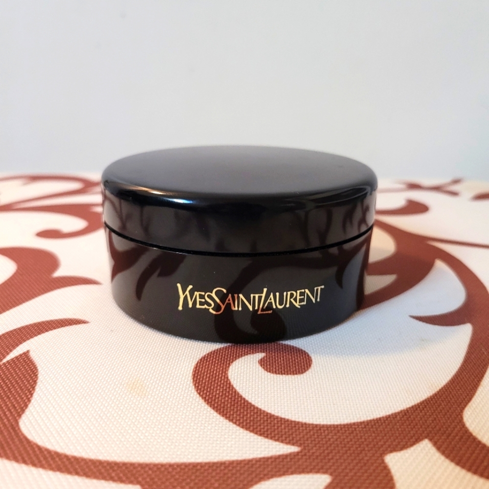 Melting balm-oil makeup remover.